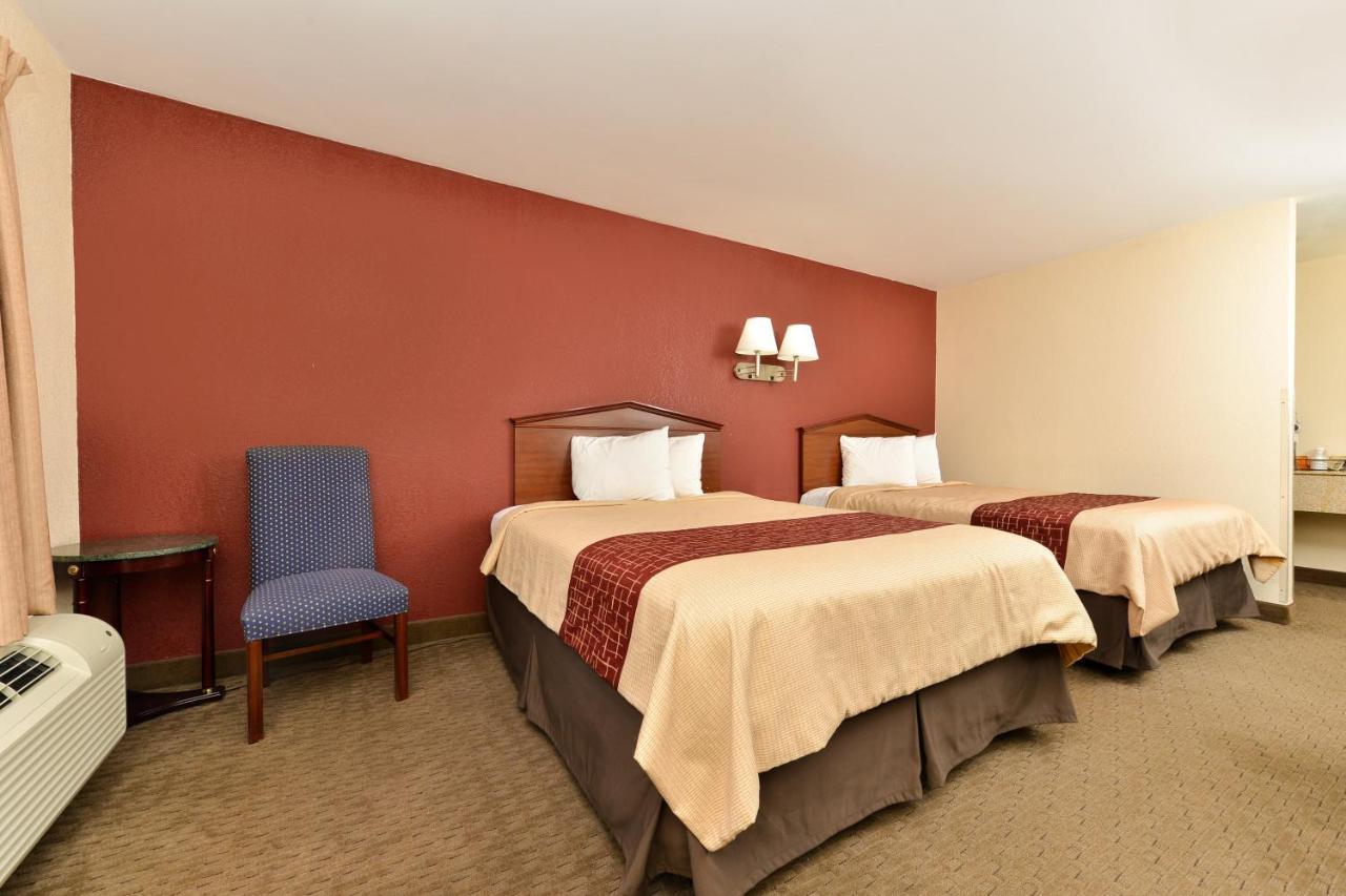 Red Roof Inn Dalton Exterior foto